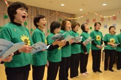 オープン１周年で熱唱　ふらっと忠類交流会  写真3