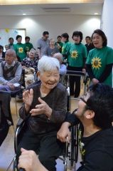 オープン１周年で熱唱　ふらっと忠類交流会  写真4