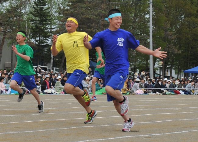 【写真】グラウンドに歓声 管内小・中学校で運動会、体育祭始まる