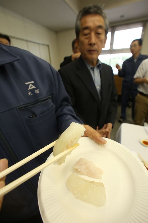 【写真】マツカワ 道外に照準 活魚輸送や加工検討 帯広地方卸売市場など