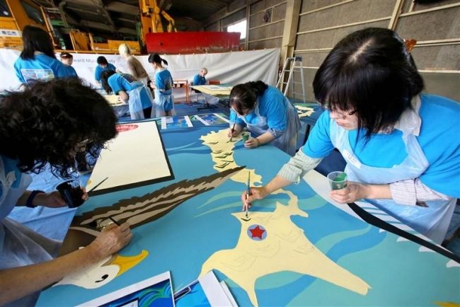 【写真】壁画制作大詰め 帯広・スワード両市民