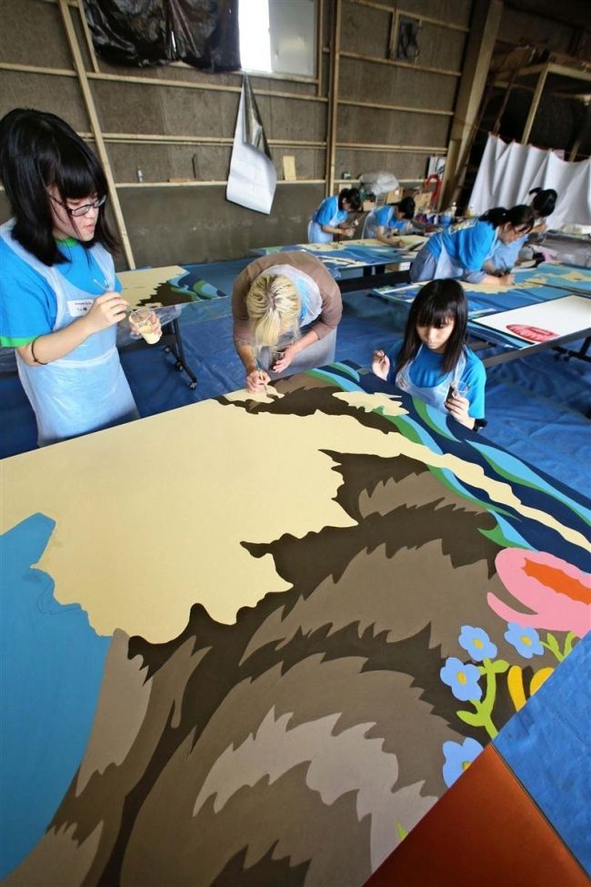 【写真】壁画制作大詰め 帯広・スワード両市民