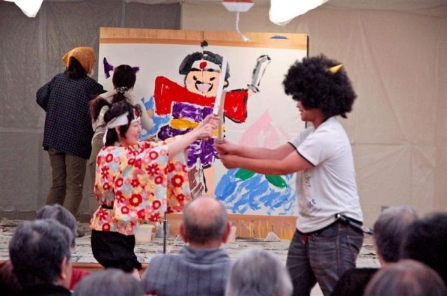 【写真】星槎高、北勝館でライブアート 
