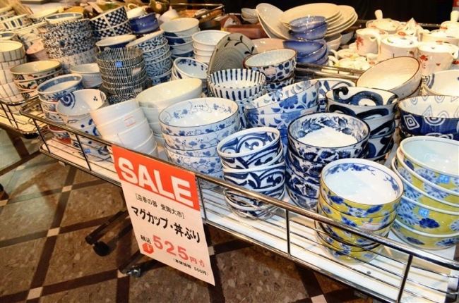 【写真】季節商品の売れ行き好調　藤丸で「迎春の器　愛陶大市」 