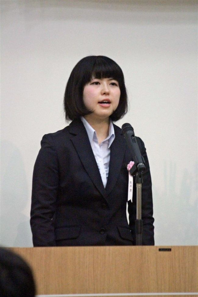 【写真】２３人が晴れやかに一歩　星槎帯広キャンパス卒業式 