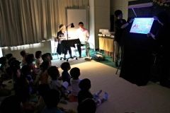 読み聞かせやクイズ楽しむ　　鹿追町図書館  3
