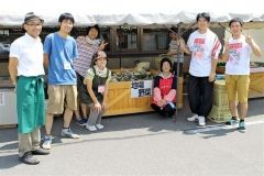 多くの買い物客でにぎわう　新得・土曜市場  4