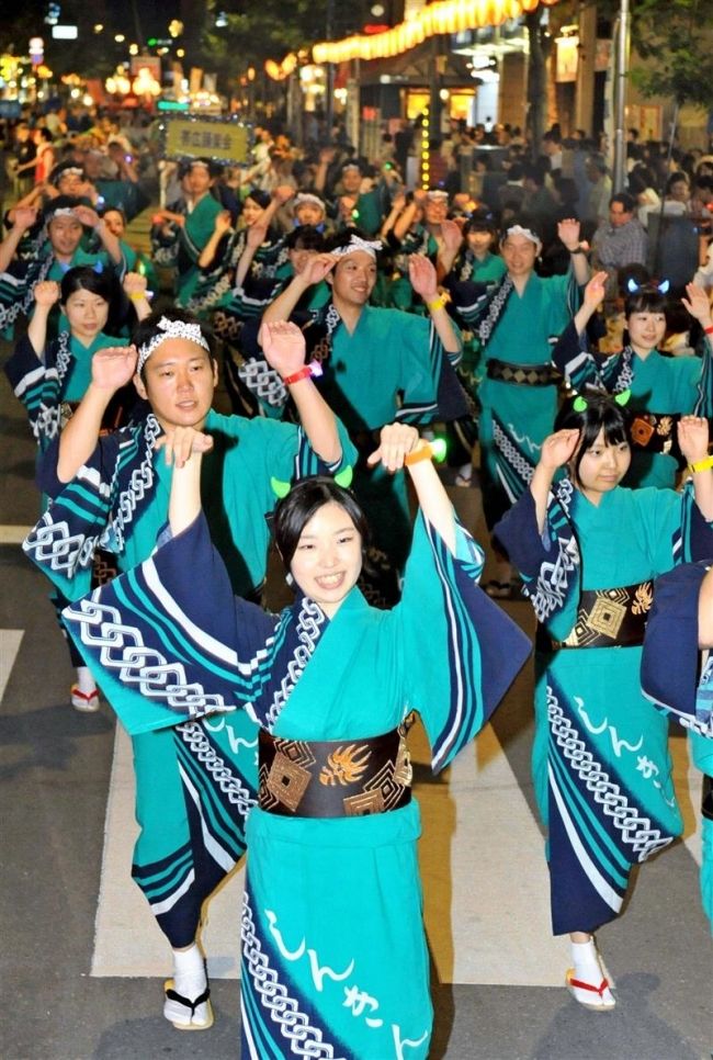 【写真】中心街を華やかに おびひろ盆おどり始まる