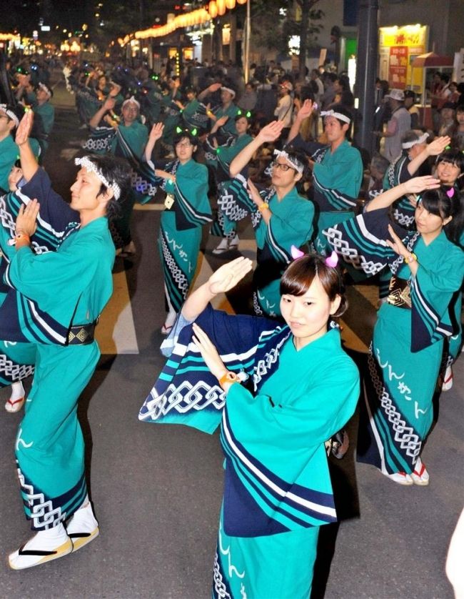 【写真】中心街を華やかに おびひろ盆おどり始まる