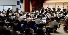 指揮者体験も　本別・京大交響楽団  2