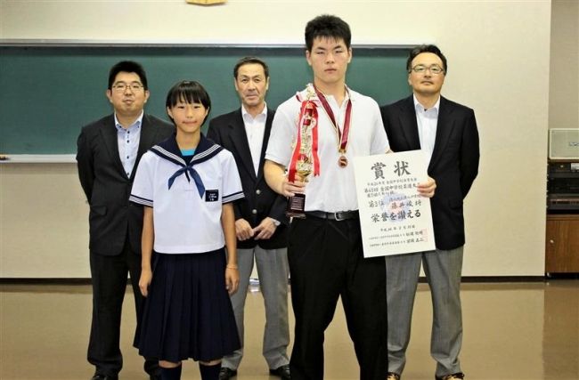【写真】全国中体連出場の柔道・藤井君、陸上・三好さんが教育長表敬　清水 