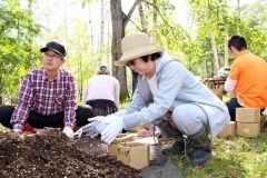 １２人が植樹　大樹・インカルシペの森の会  3