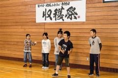 児童が野菜販売　鹿追・笹川小  4