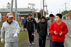 歩き納めを楽しむ参加者