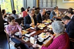 赤れんがテラスを視察　帯商研修  2