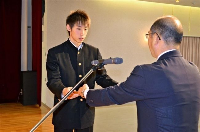 帯南商の磯君ら１４人表彰　更別村文化賞・スポーツ賞 