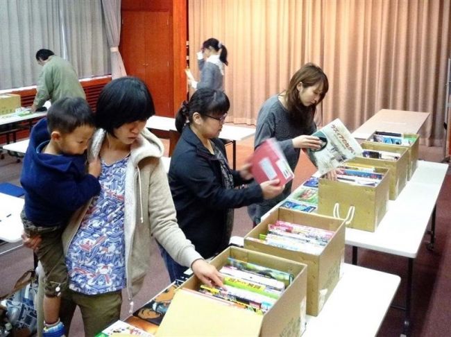 初の町民「選書」　芽室町図書館 
