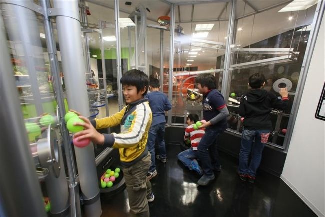 遊んで学ぼう　市児童会館リニューアル