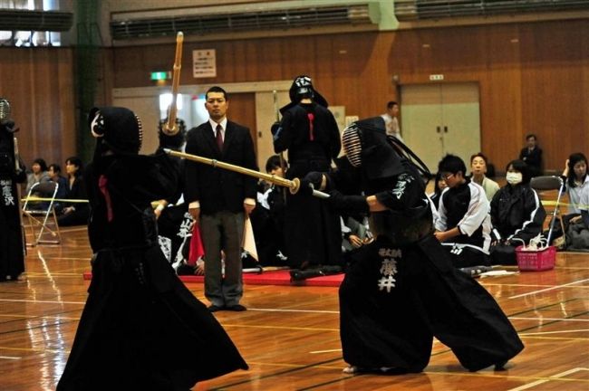 帯南商男子連覇、帯柏葉女子８年ぶりＶ高校剣道新人戦