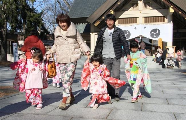 健やかな成長祈願　帯廣神社で七五三詣 