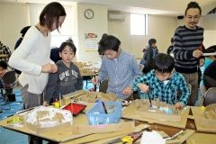 親子で迷路作り楽しむ　鹿追  4