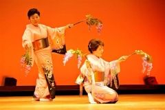 １０周年の舞台艶やかに　鹿追藤美会  3