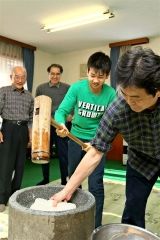 隣近所の絆を深めた餅つき