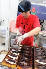 十勝産小豆１００％使用　てれび父さん焼きデビュー  2