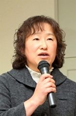 あいさつする八鍬新部長