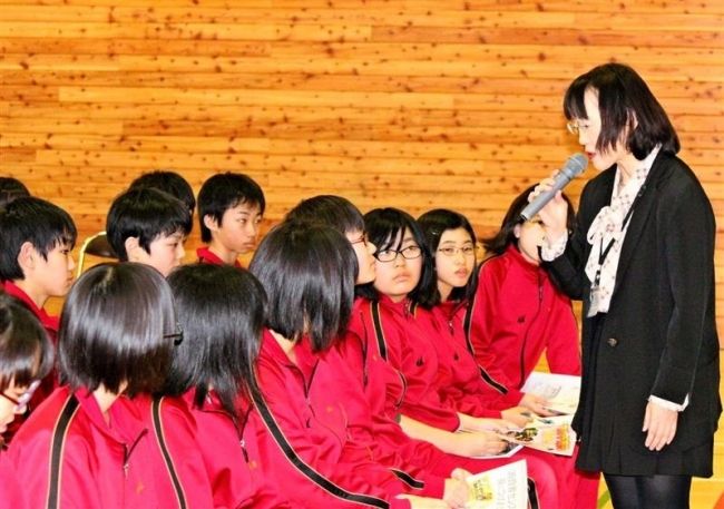 【写真】ネット販売の注意点学ぶ　足寄中 