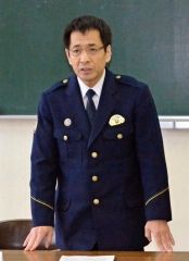あいさつする本別署の上田副署長