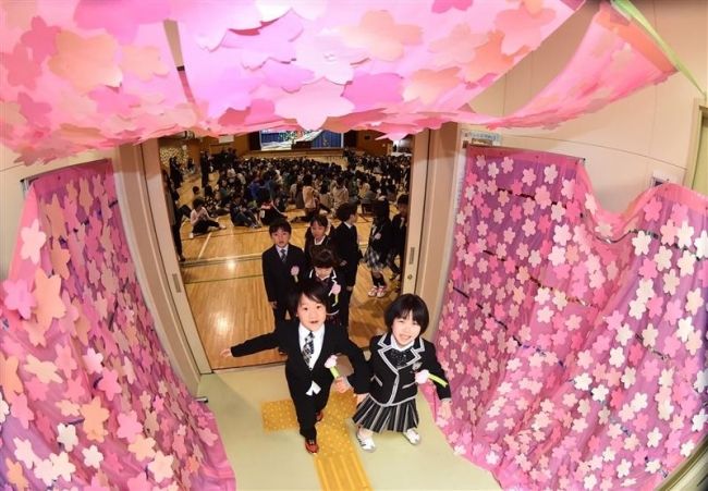 【写真】期待胸に元気いっぱい登校　十勝管内小学校で入学式