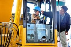 「はたらくくるま」に大歓声 子どもウイーク 6