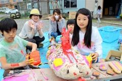 子供たちが流木アート挑戦　広尾  3