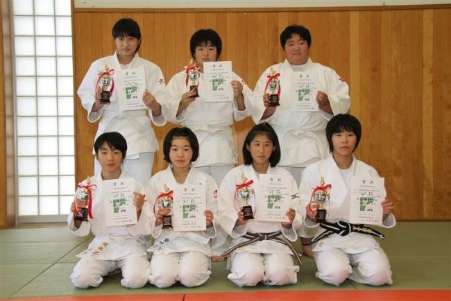 【写真】池田男子団体6V、女子とアベック優勝も 全十勝中体連柔道
