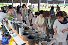 陶・食・祭アート展始まる  6