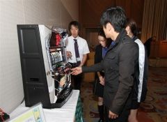 不正な「ゴト行為」の機材も展示されたセミナー