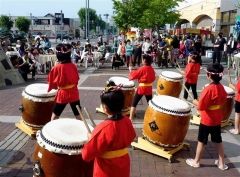太鼓の演奏が響き渡った七夕まつり会場