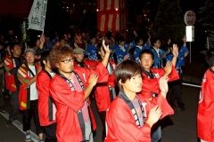 約７００人が参加した納涼盆踊り