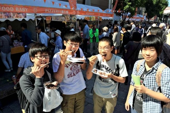 【写真】十勝の味覚求めにぎわう とかちマルシェ全会場営業
