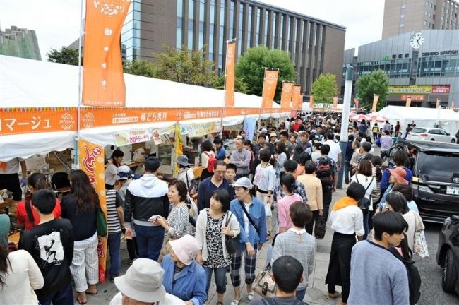 【写真】来場８万人駐車場で混乱　とかちマルシェ 