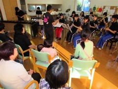 サロンコンサートで演奏楽しむ　池田  2
