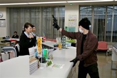 強盗対応を確認したＪＡさらべつ職員