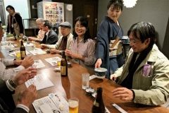 中心部の飲食店などを巡ったはしご酒