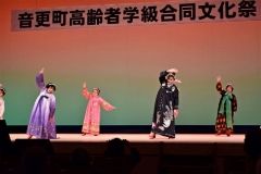 高齢者学級合同文化祭にぎわう　音更 2