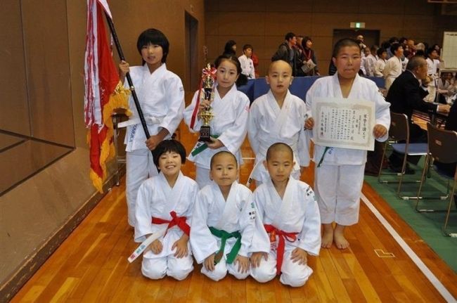 【写真】帯広少年団Ａ小学高学年Ｖ　全十勝少年団柔道