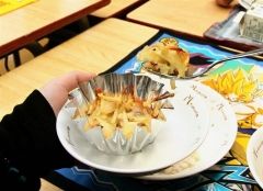 給食で振る舞われたマチルダを使ったピザ風ガレット
