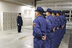 町長らが消防団の歳末警戒を激励　鹿追 3