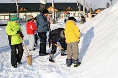 イベント会場の滑り台を子どもたちが造成　鹿追 2