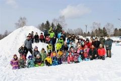 滑り台やスノーラフティングに歓声　瓜幕雪祭り 5